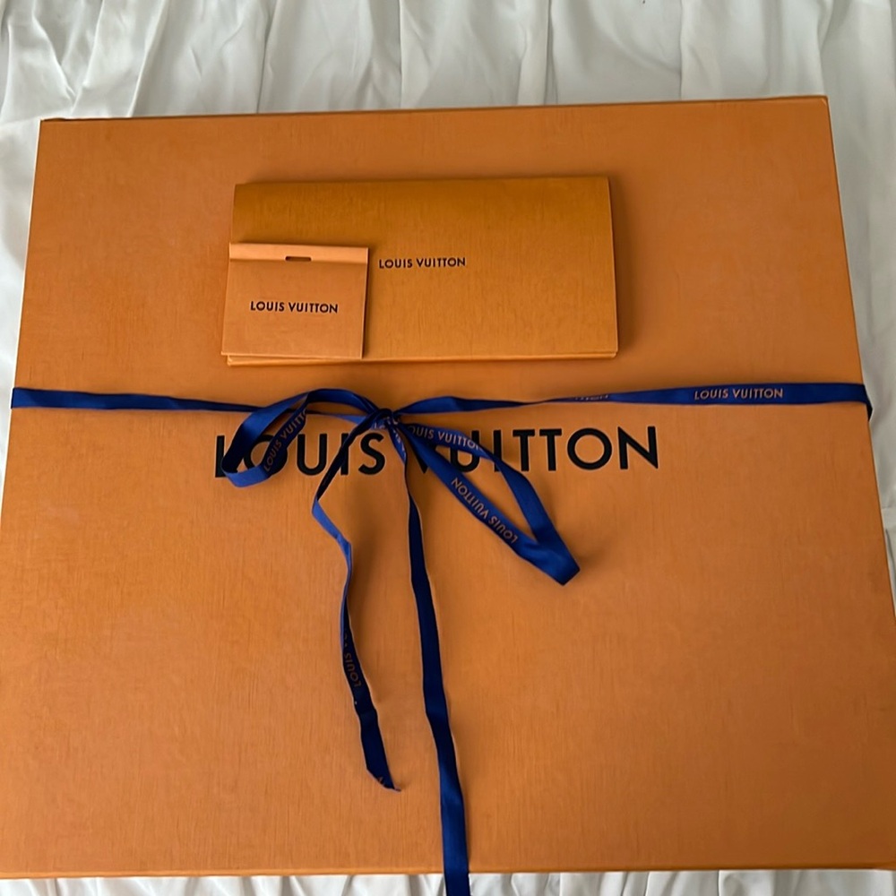 Large magnetic LV box!